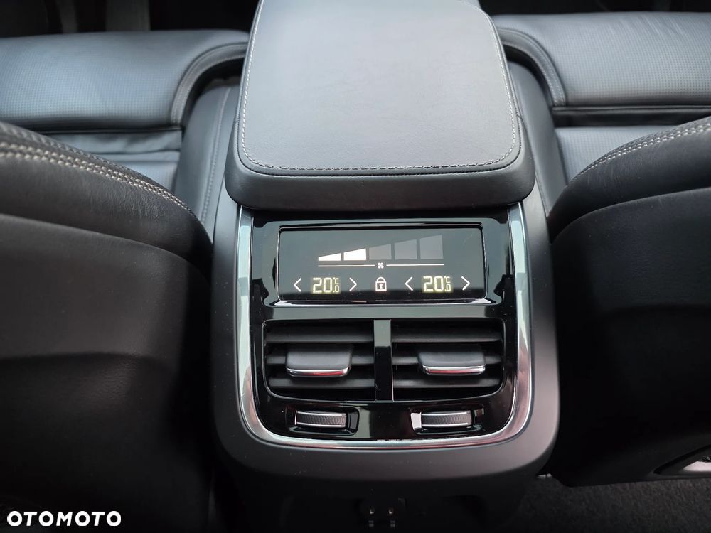 Volvo XC 90 AWD T8 Twin Engine Geartronic RDesign - 16