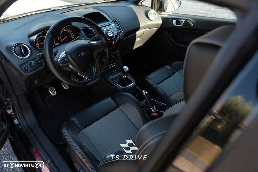 Ford Fiesta 1.6 EcoBoost ST - 18