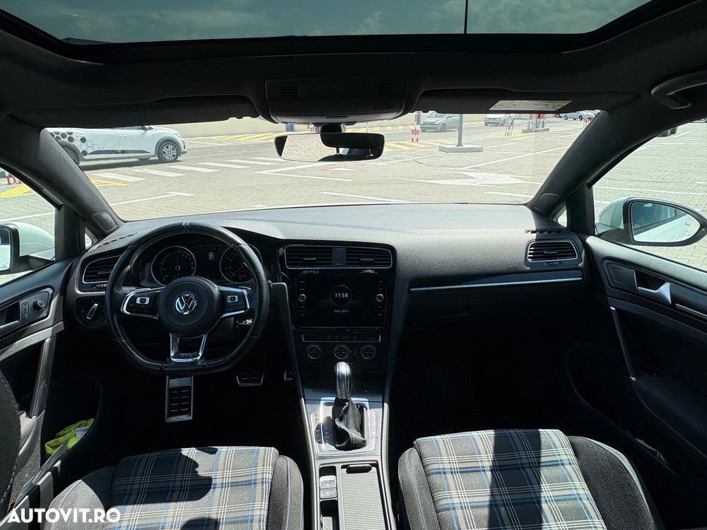 Volkswagen Golf - 12