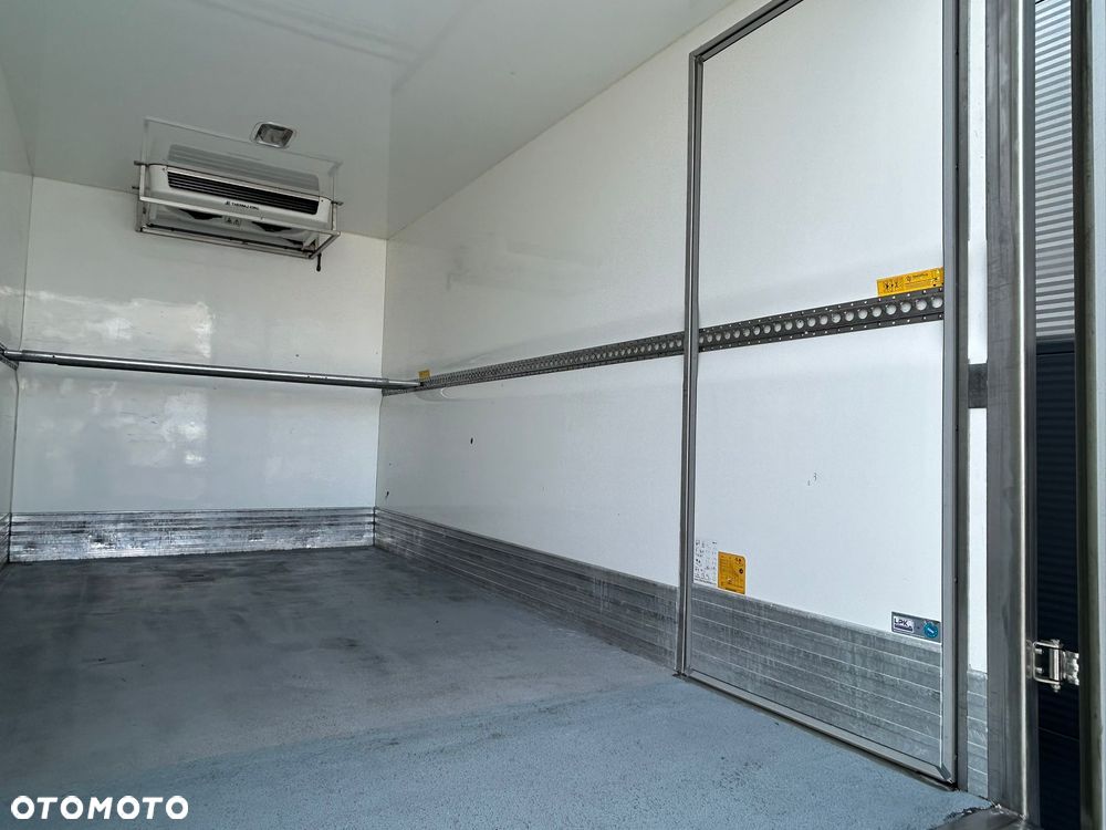 Iveco Daily 35C14 Hi-Matic Chłodnia 8 palet + winda 750kg **Podłączenie 230V**Klima**Sprowadzony**Super stan** - 10