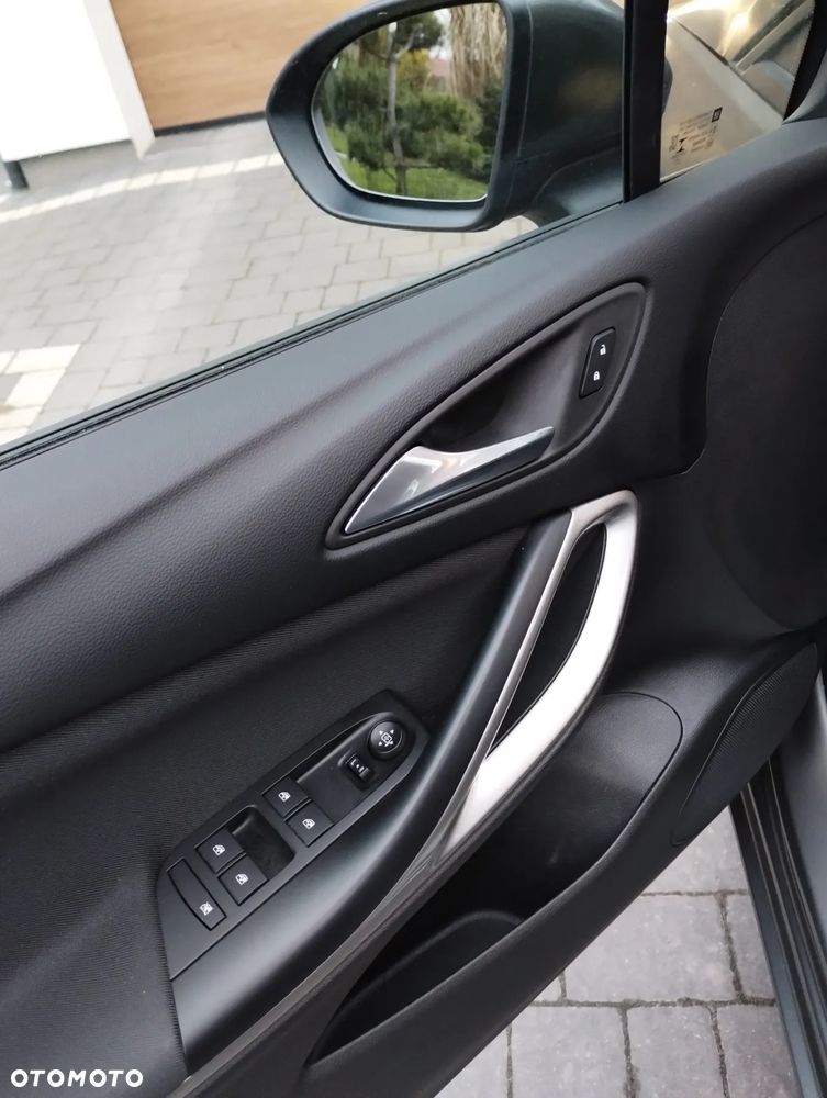 Opel Astra 1.2 T GS Line S&S - 18