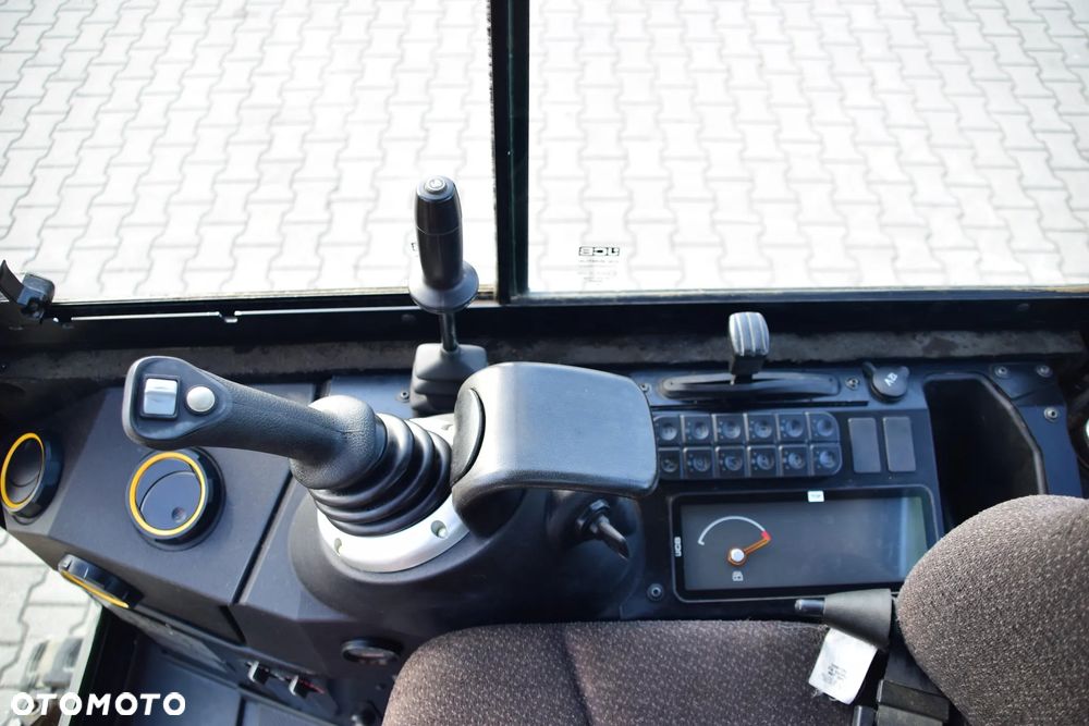 JCB 19C-1 - 16