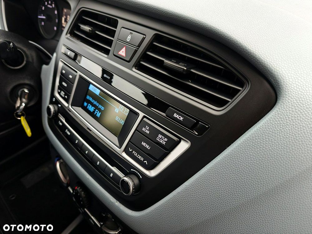 Hyundai i20 blue 1.2 Classic - 26