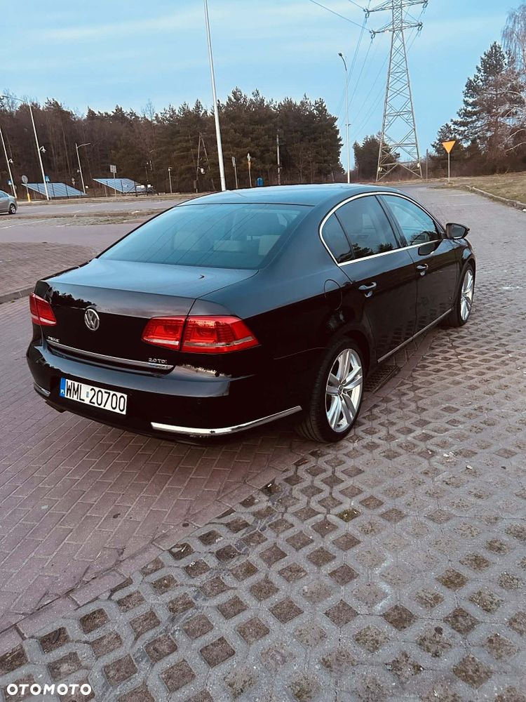 Volkswagen Passat - 4