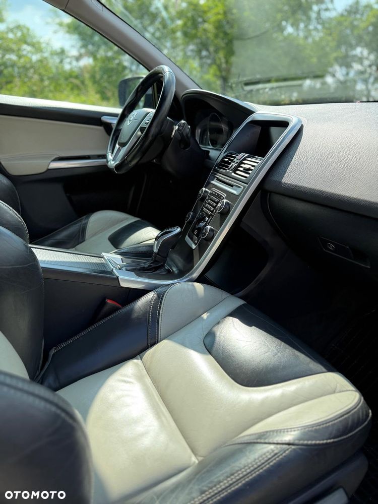 Volvo XC 60 D4 AWD Summum - 9