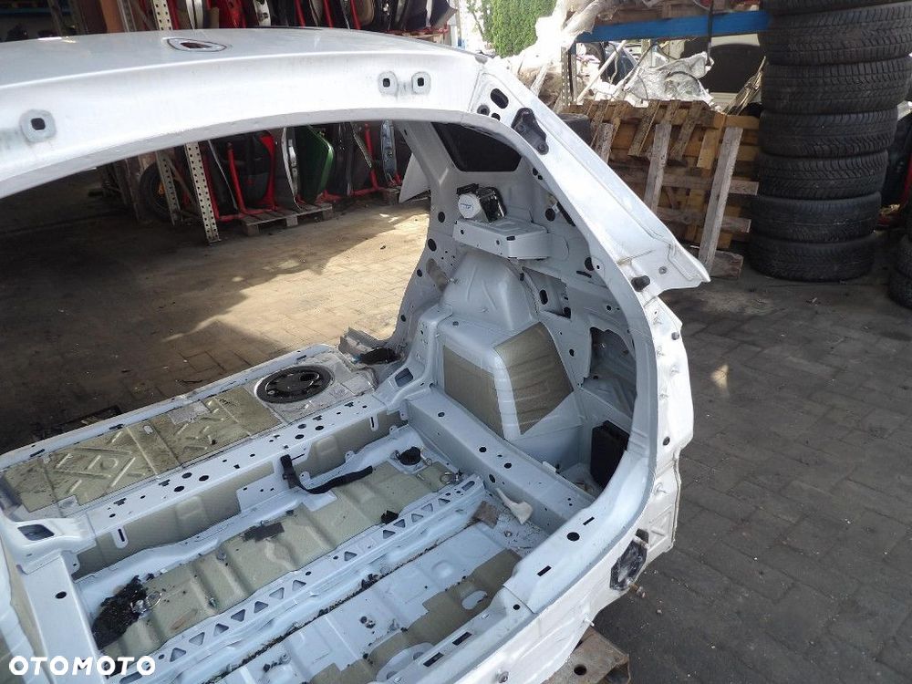 BMW X1 F48 BŁOTNIK TYŁ PRAWY A96 - 3