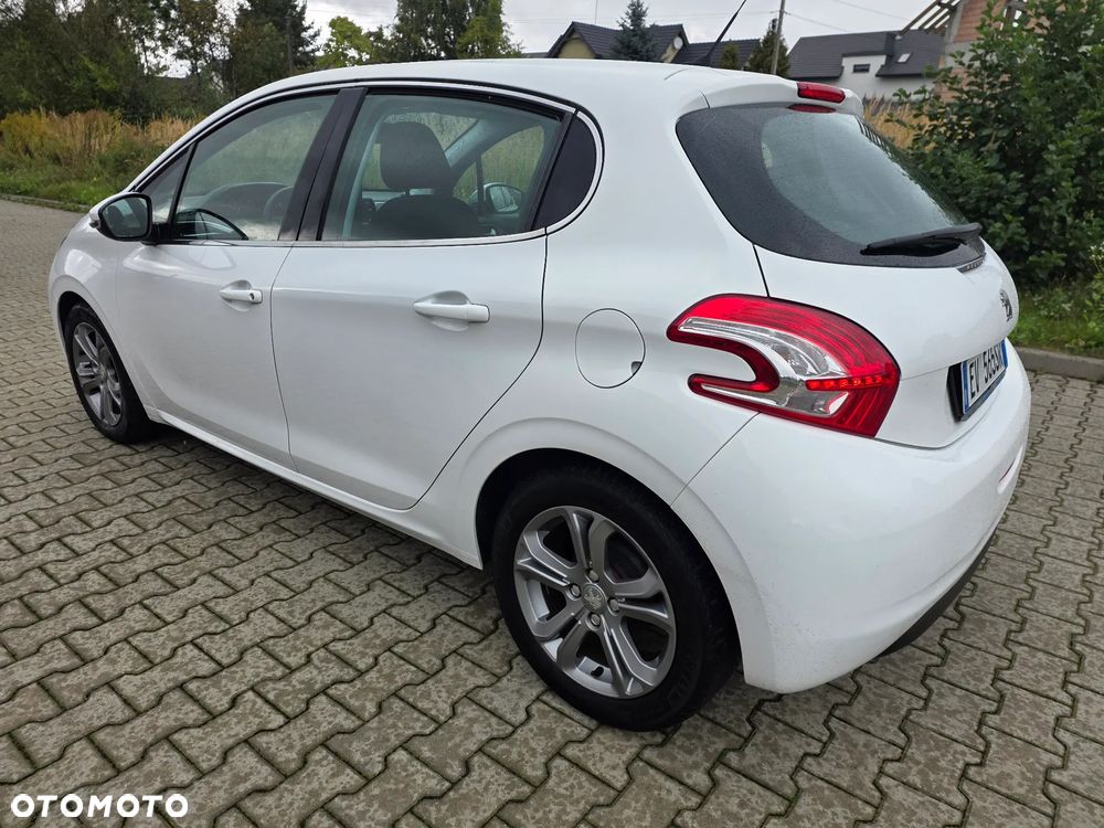 Peugeot 208 1.2 PureTech Allure - 9