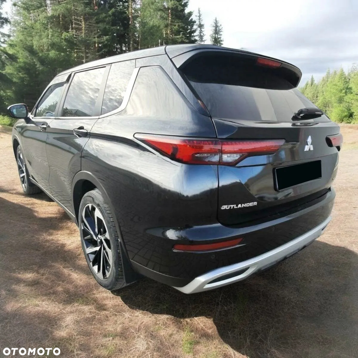 Mitsubishi Outlander - 3