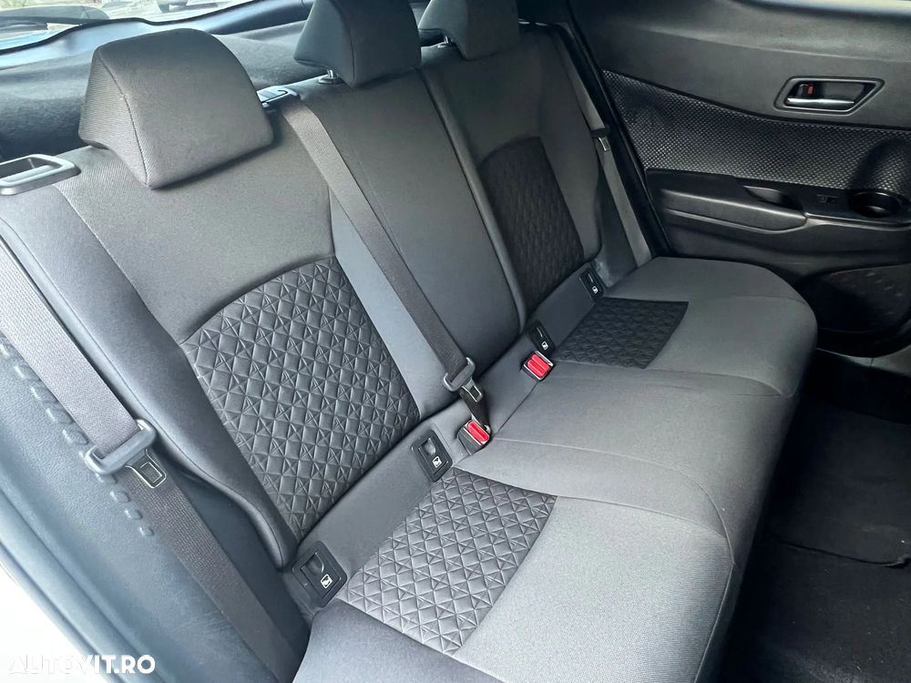 Toyota C-HR 2.0 Hybrid Business-Edition - 7