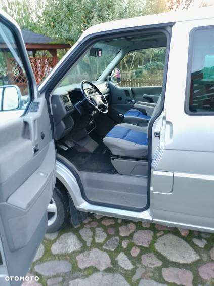 Volkswagen Multivan - 21