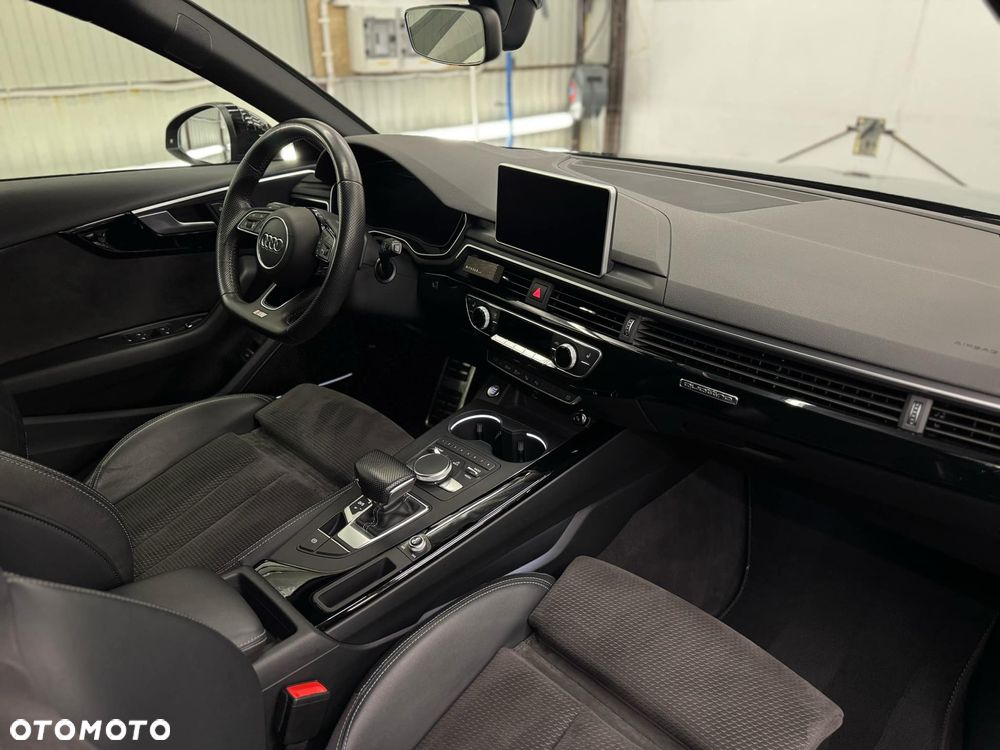 Audi A4 Avant 45 TDI quattro tiptronic S line - 17