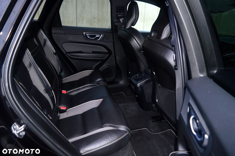 Volvo XC 60 B4 D Geartronic RDesign - 12