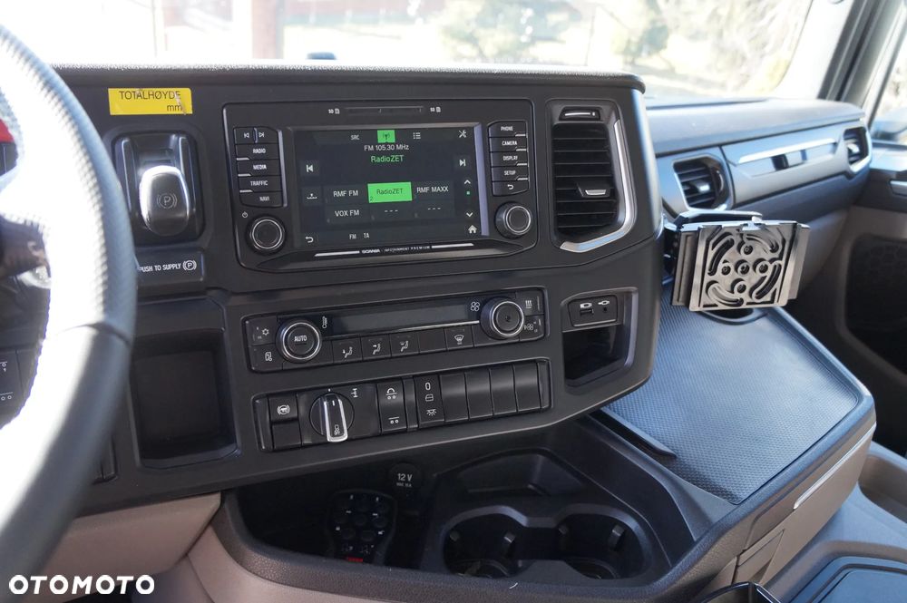 Scania G 450 6x2 CHŁODNIA KONTENER 8.45 m 21 PALET OŚ SKRĘTNA WINDA - 19