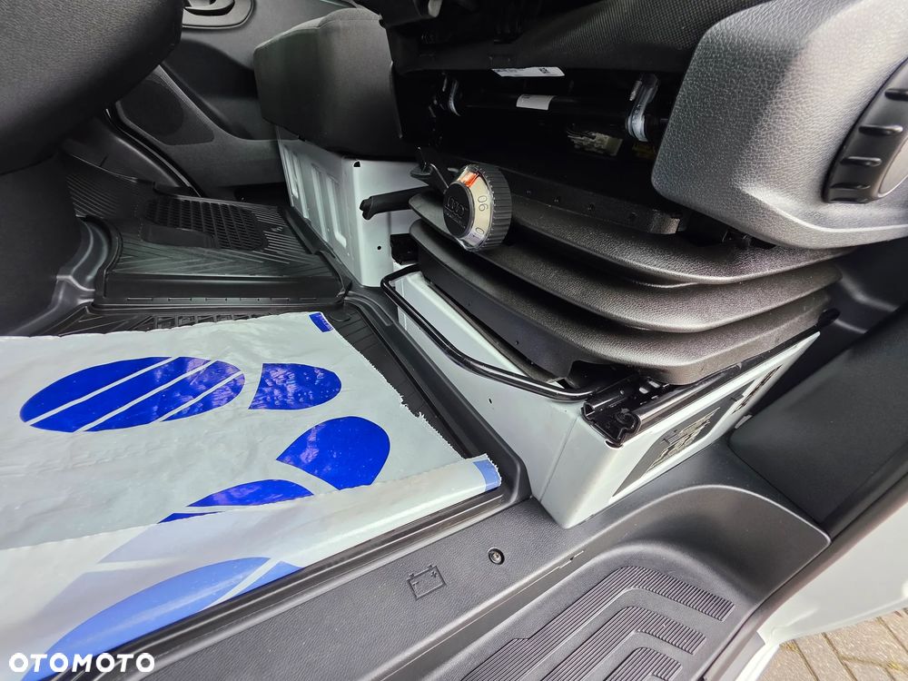 Mercedes-Benz Sprinter 317 - 36