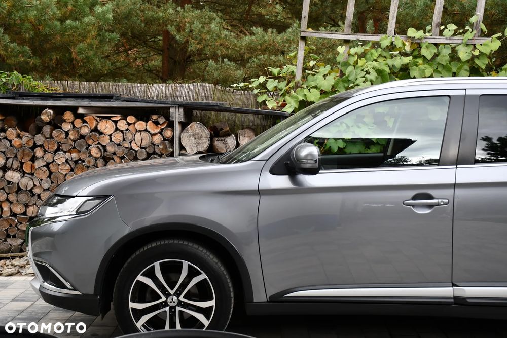 Mitsubishi Outlander - 10
