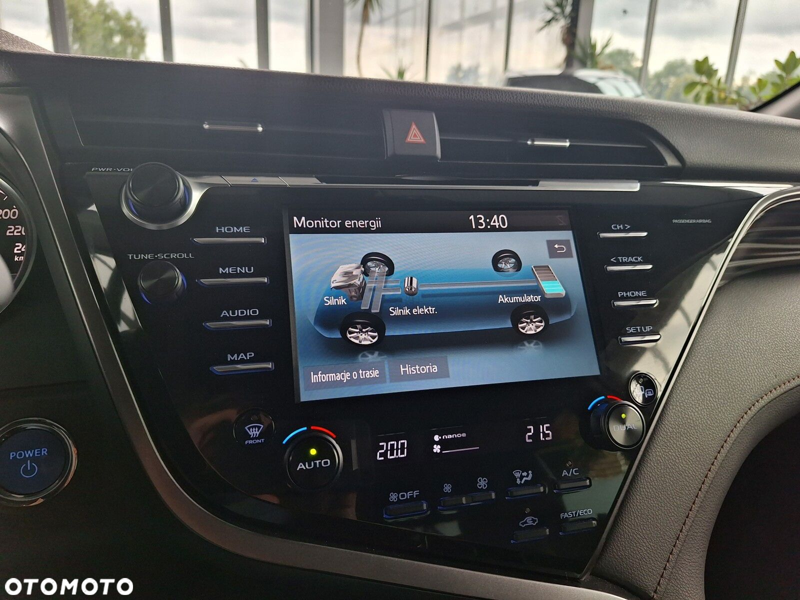 Toyota Camry 2.5 Hybrid Executive CVT - 32