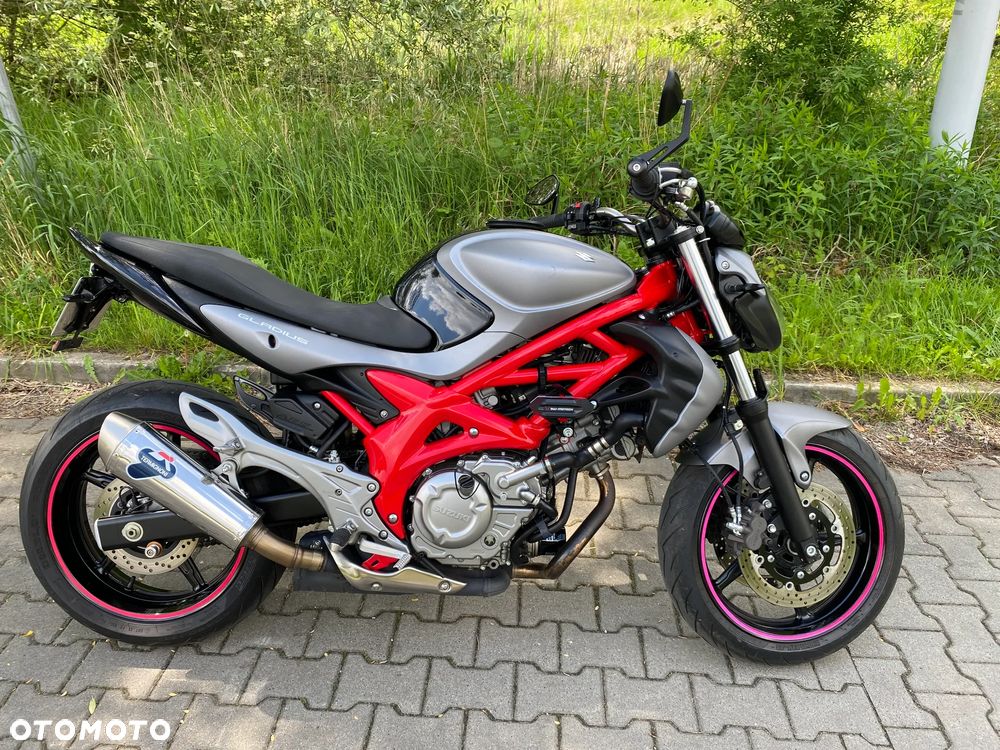 Suzuki Gladius - 6