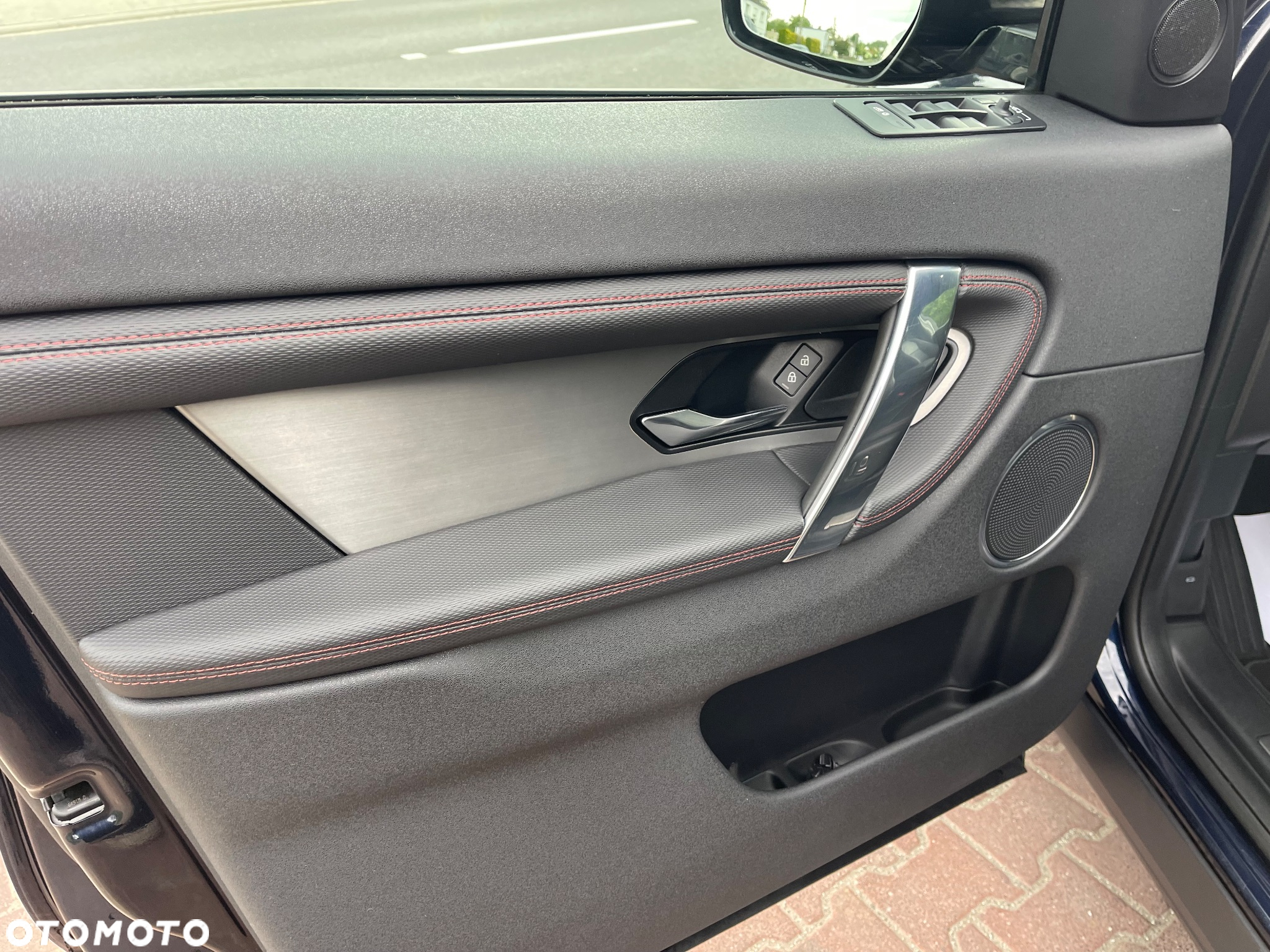 Land Rover Discovery Sport D165 FWD R-Dynamic SE - 16