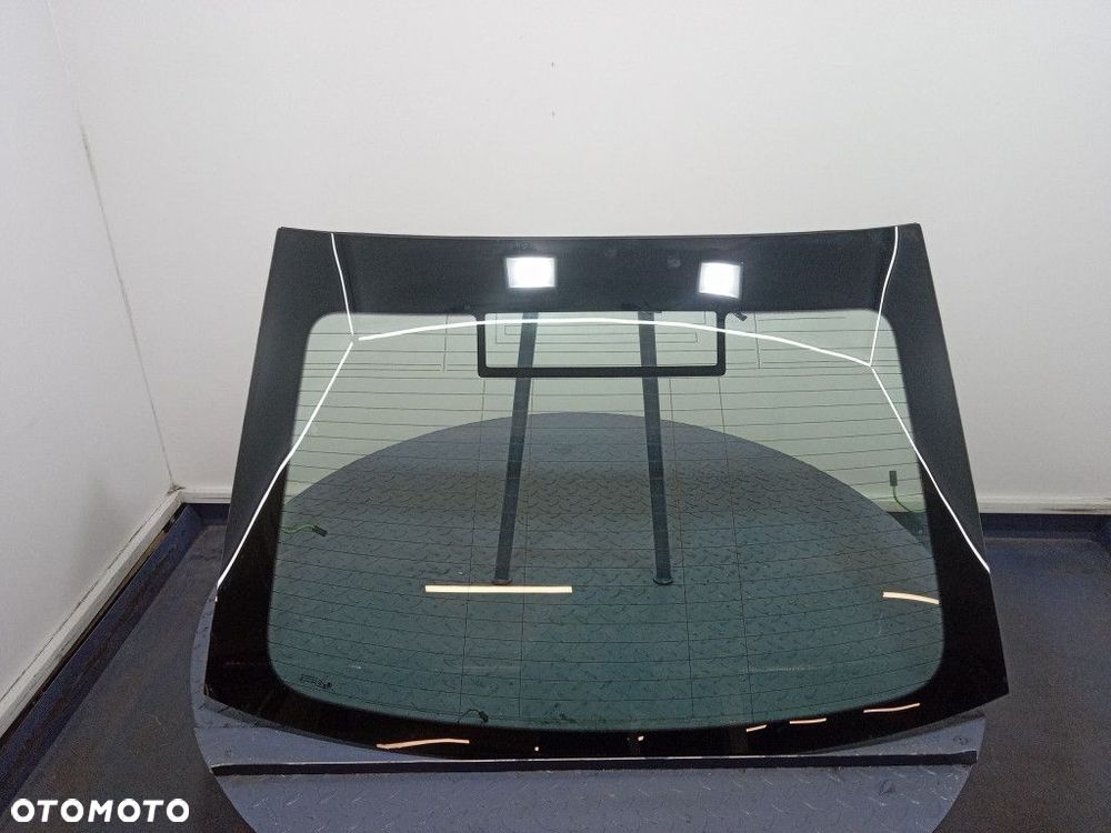 SKODA OCTAVIA IV HB SZYBA TYLNA KLAPY TYŁ 21R 5E6845049 - 1