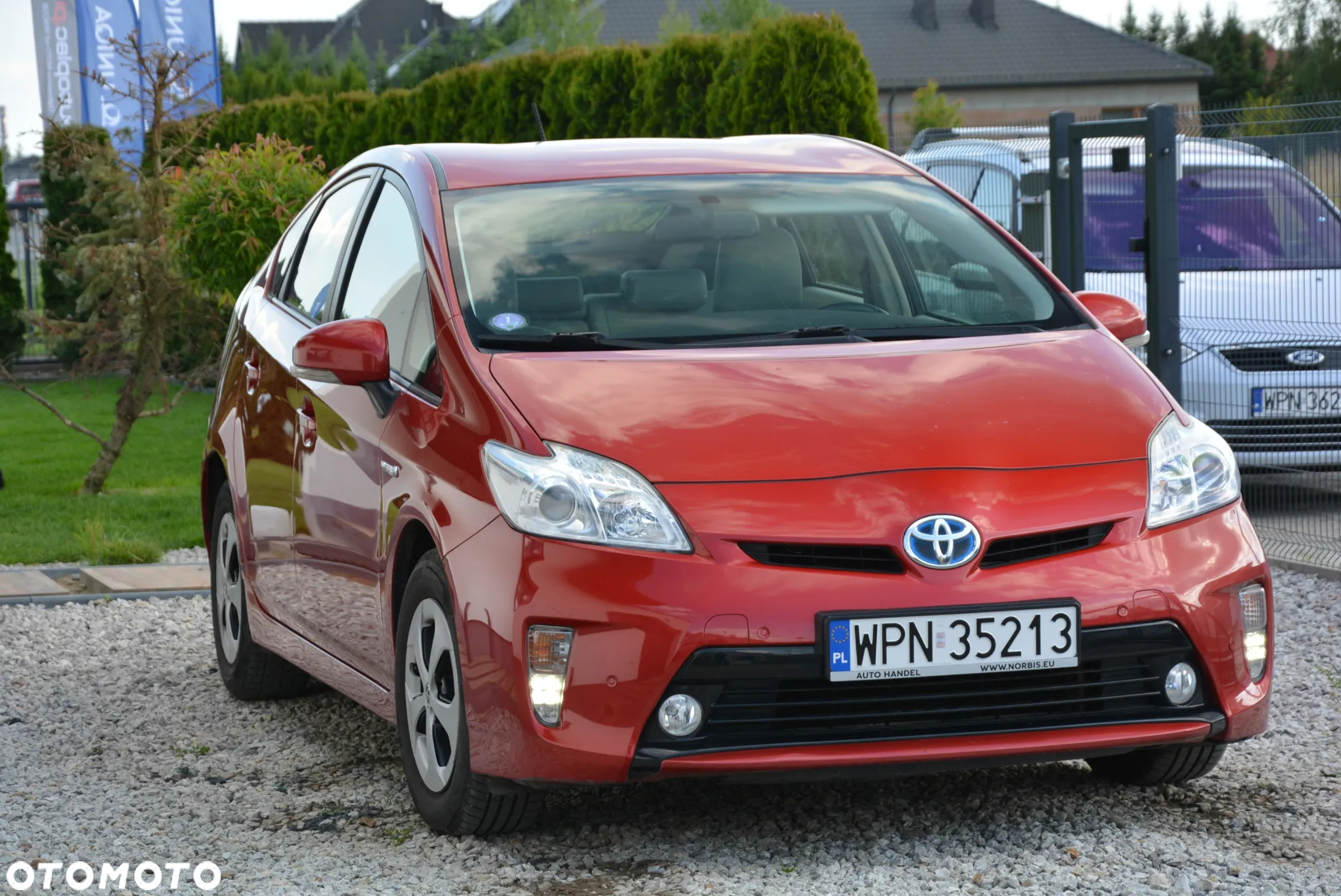 Toyota Prius 1.8 HSD Premium - 9
