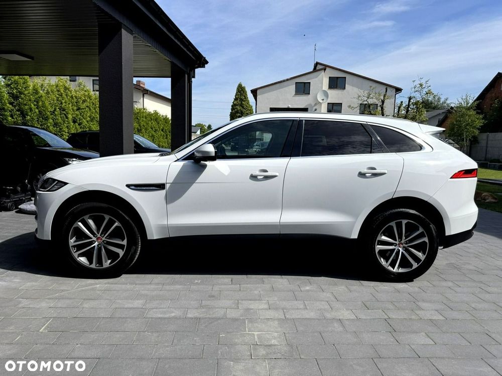 Jaguar F-Pace - 8