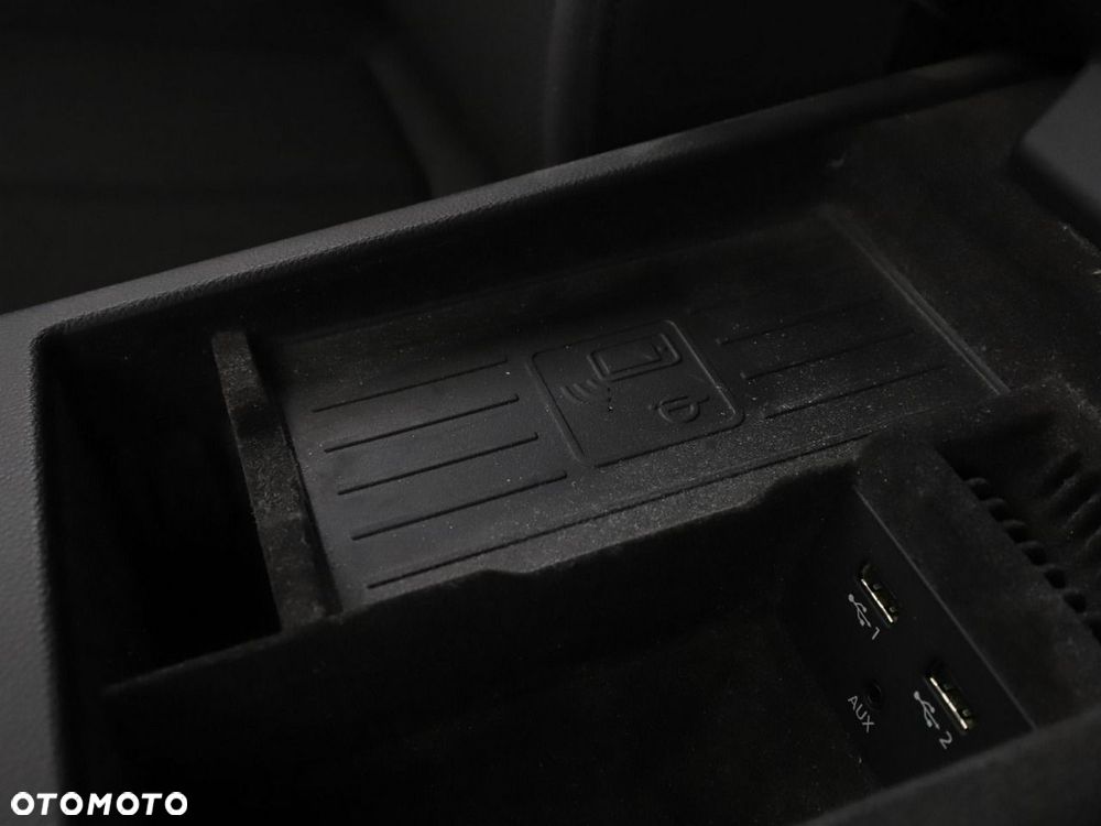 Audi A6 Avant 2.0 TDI Ultra S tronic - 31