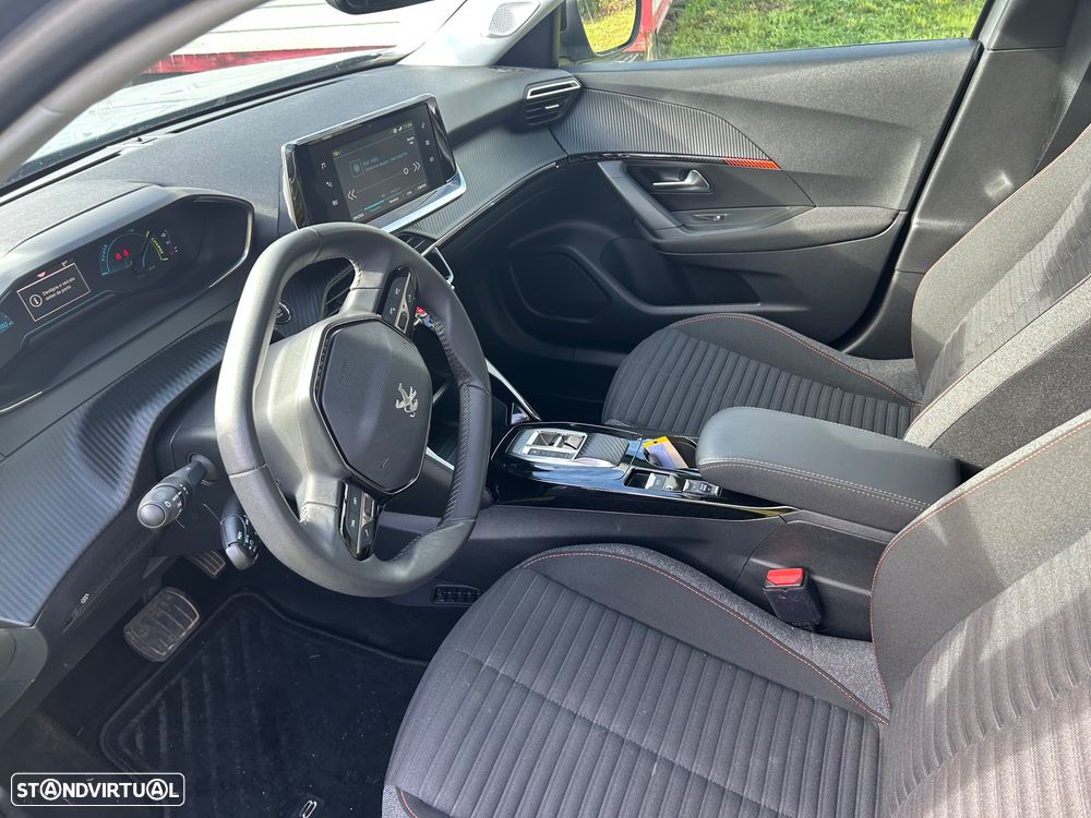 Peugeot e-2008 Allure - 10