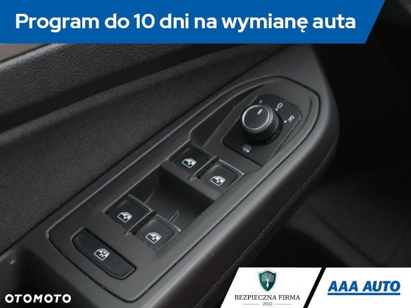 Volkswagen Golf - 19