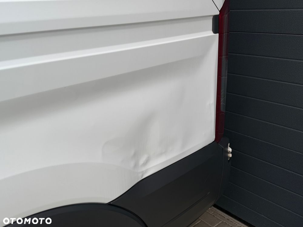 Ford Transit 350M RWD - 21