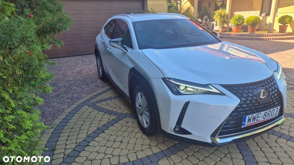 Lexus UX 250h Business Edition - 3