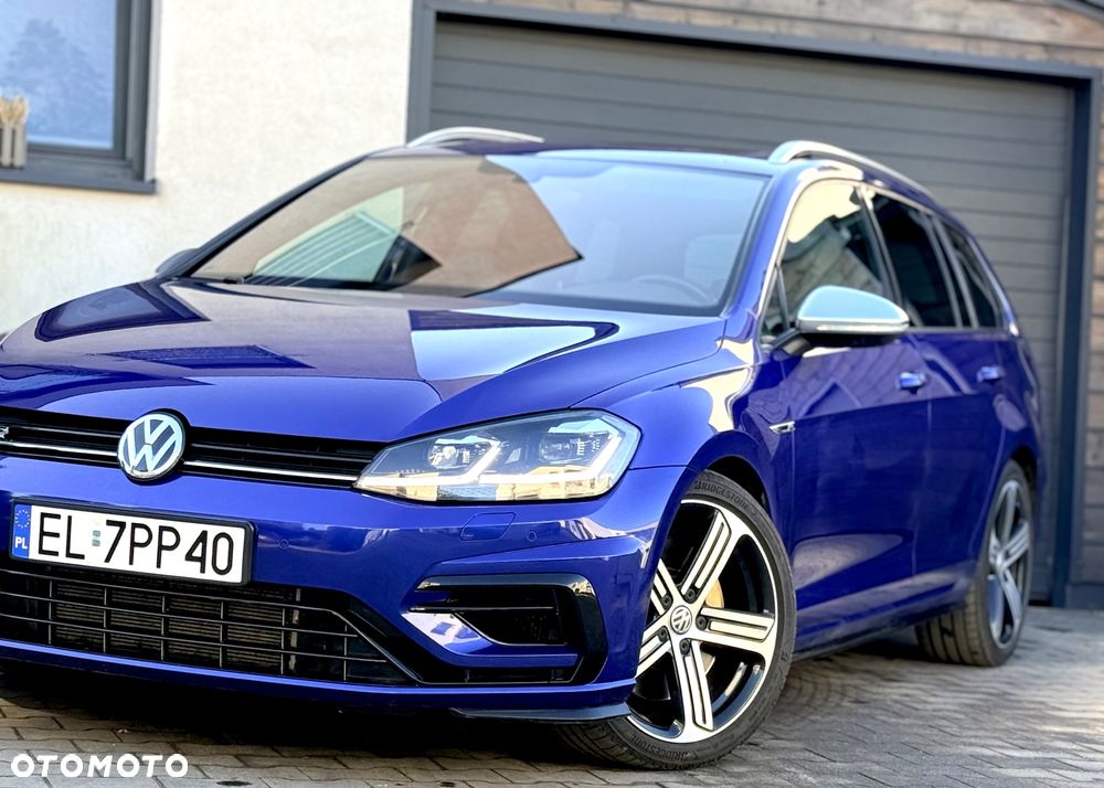Volkswagen Golf - 1