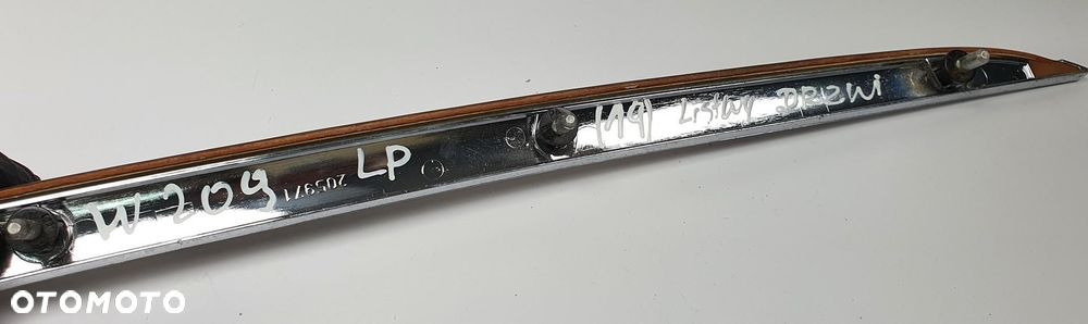LISTWA BOCZKA TAPICERKI DRZWI LEWY PRZÓD DEKOR MERCEDES W209 A2097200122 - 7