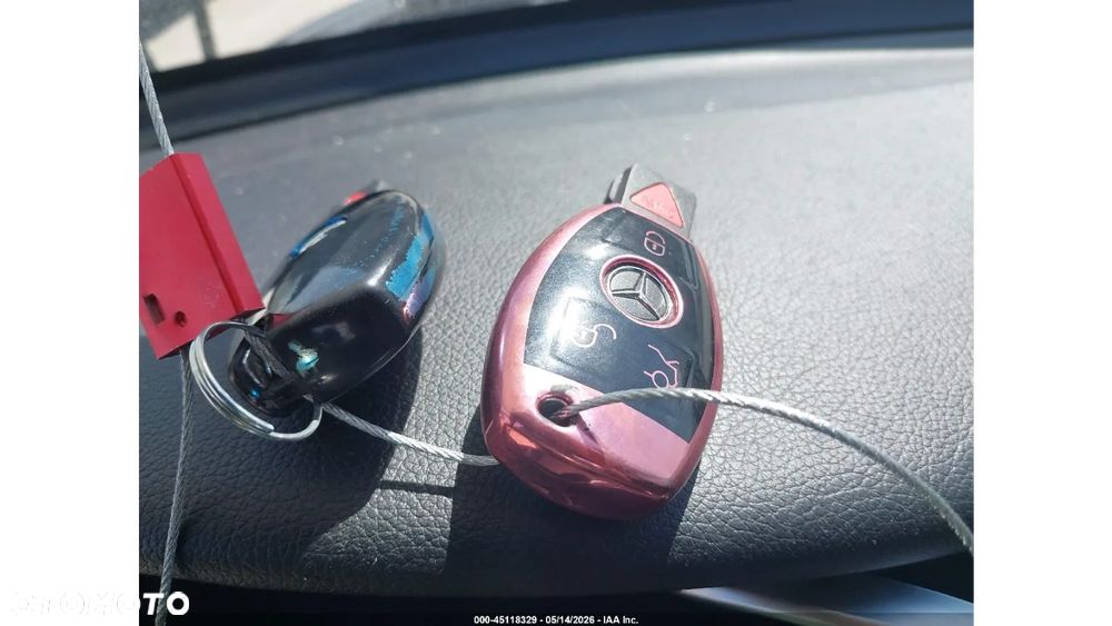 Mercedes-Benz GLC 300 4Matic 9G-TRONIC AMG Line - 13
