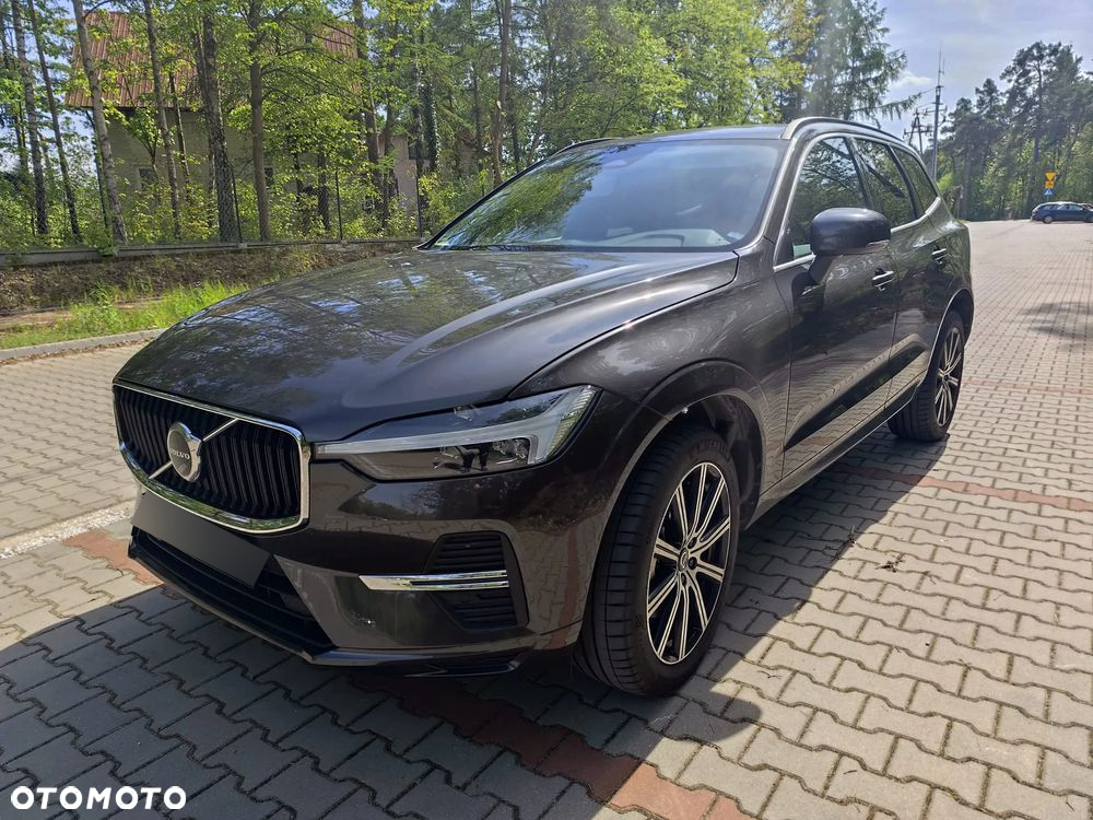 Volvo XC 60 B5 D AWD Ultimate Dark - 2