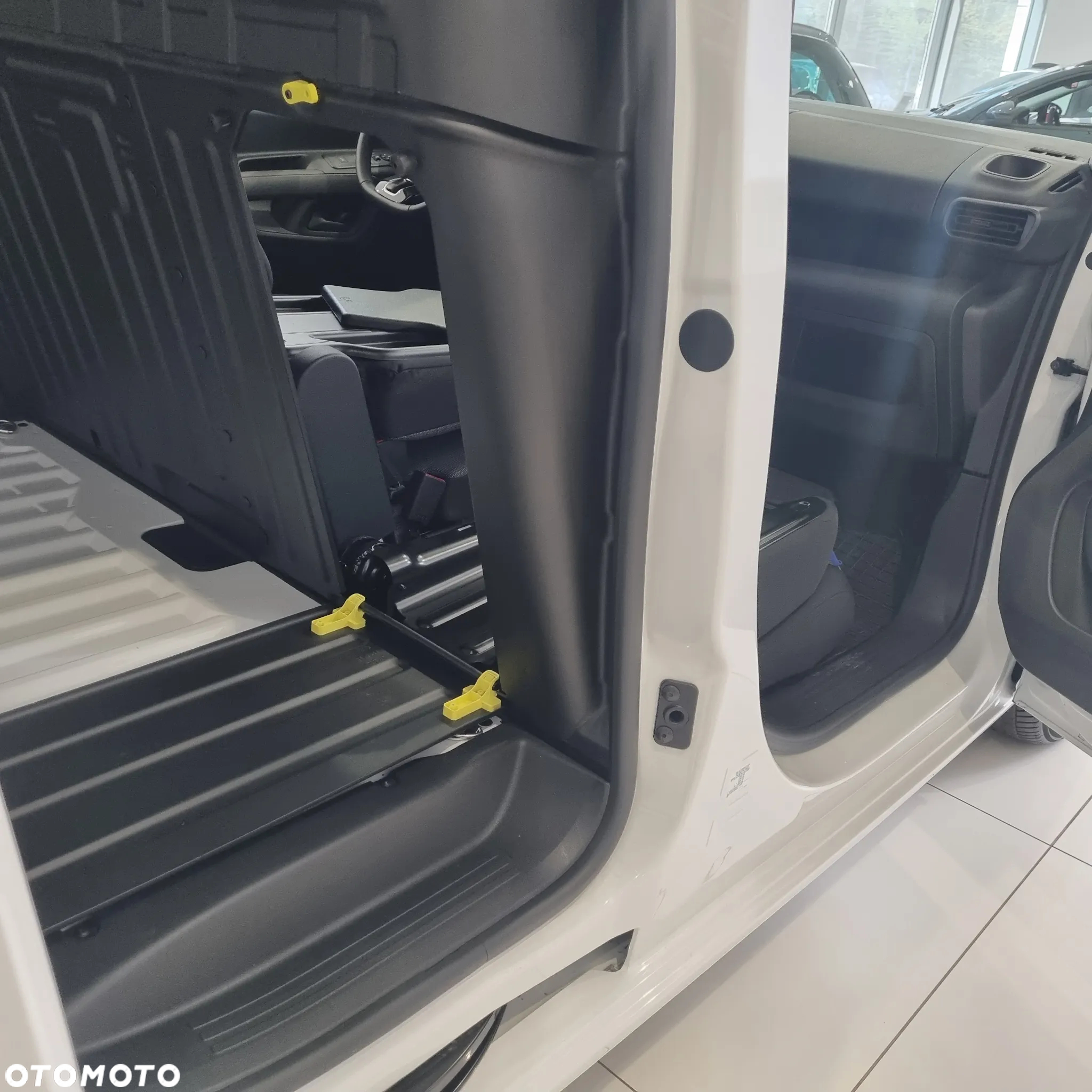 Fiat e Doblo L2 750kG, 136KM, akumulator 50 kWh - 10