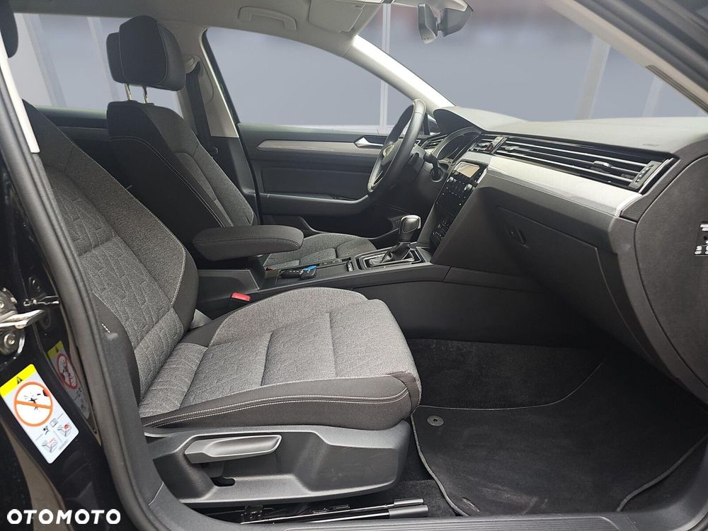 Volkswagen Passat Variant 1.5 TSI EVO Business DSG - 11
