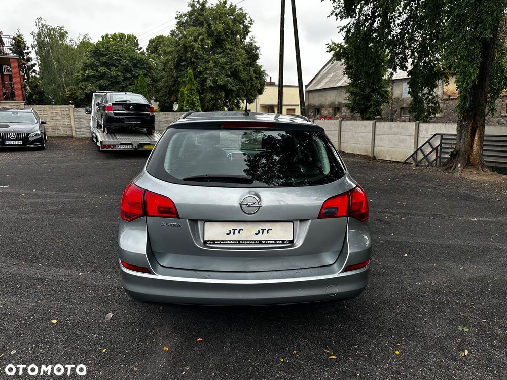 Opel Astra 1.4 150 Jahre - 9