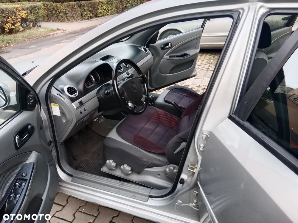 Chevrolet Lacetti - 11