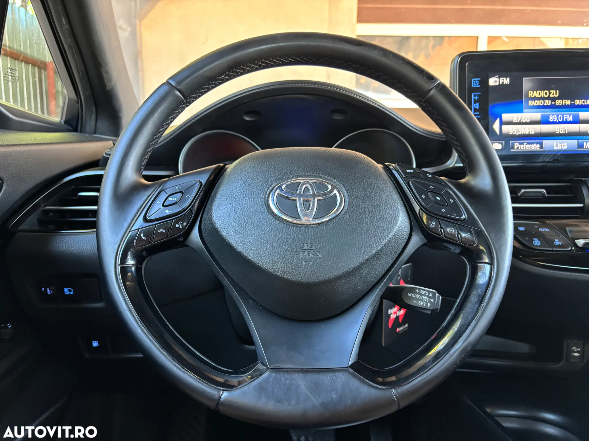 Toyota C-HR Hybrid Business-Edition - 16