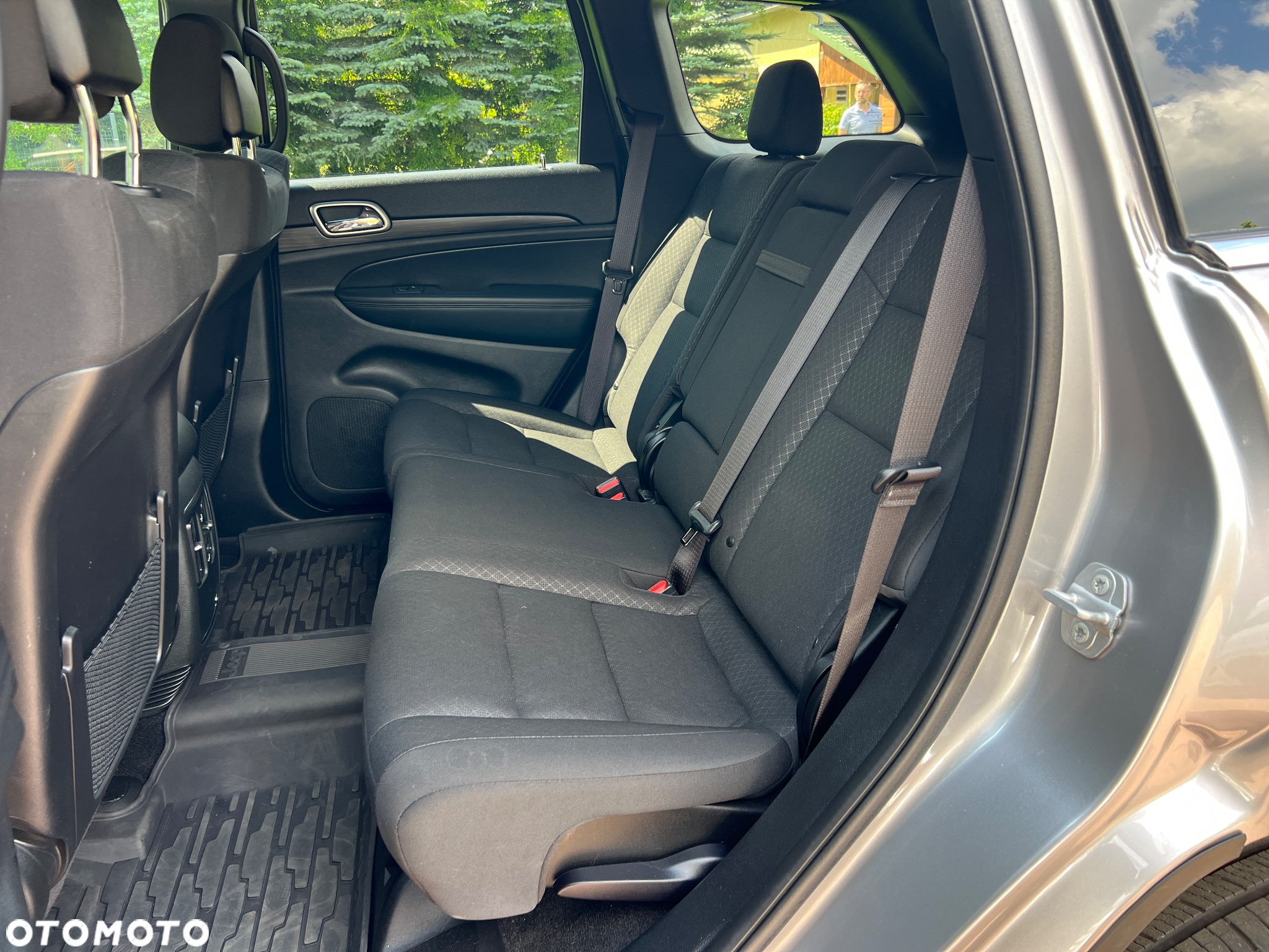Jeep Grand Cherokee - 30