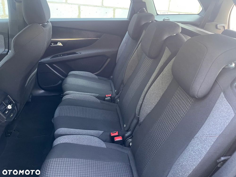 Peugeot 5008 1.2 PureTech Active S&S EAT8 - 10