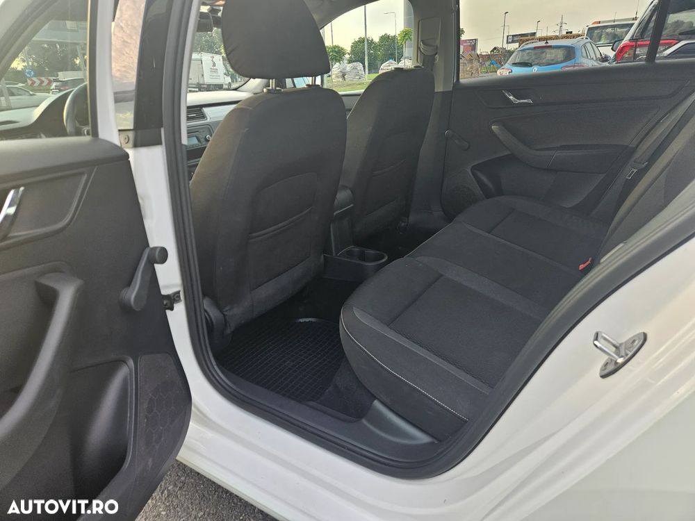 Skoda RAPID 1.6 TDI Ambition - 13