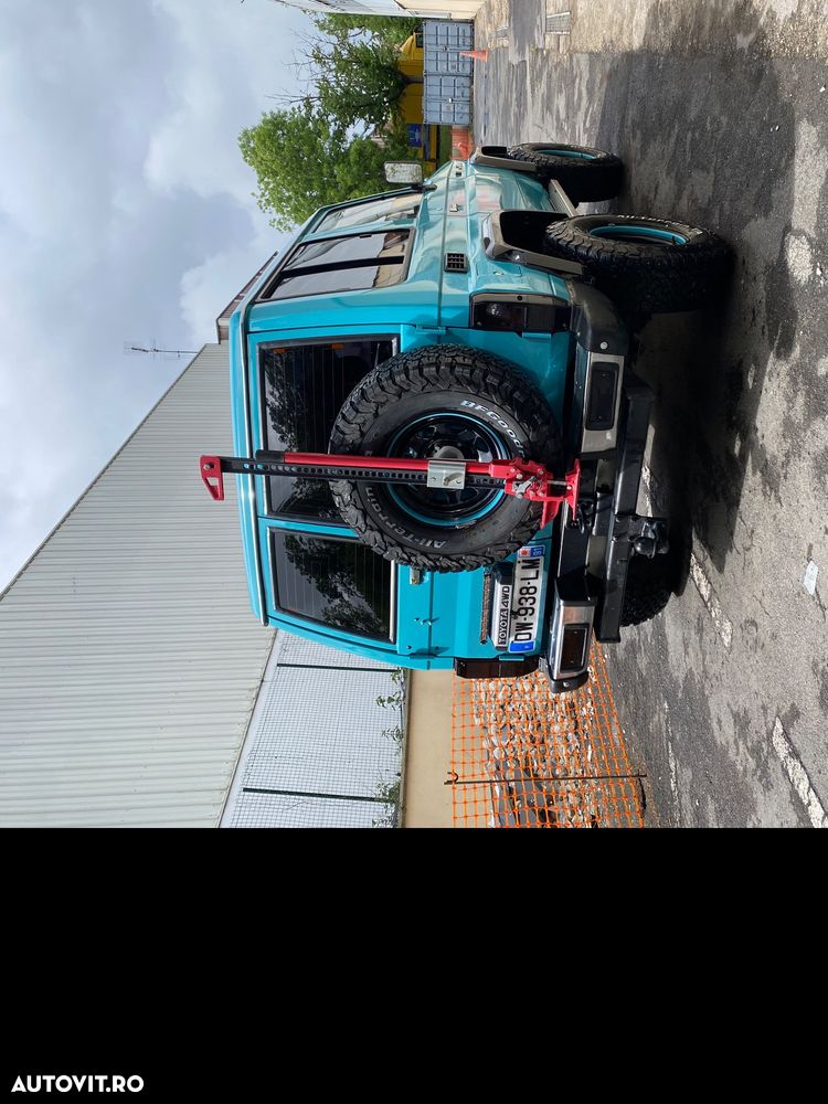 Toyota Land Cruiser - 2