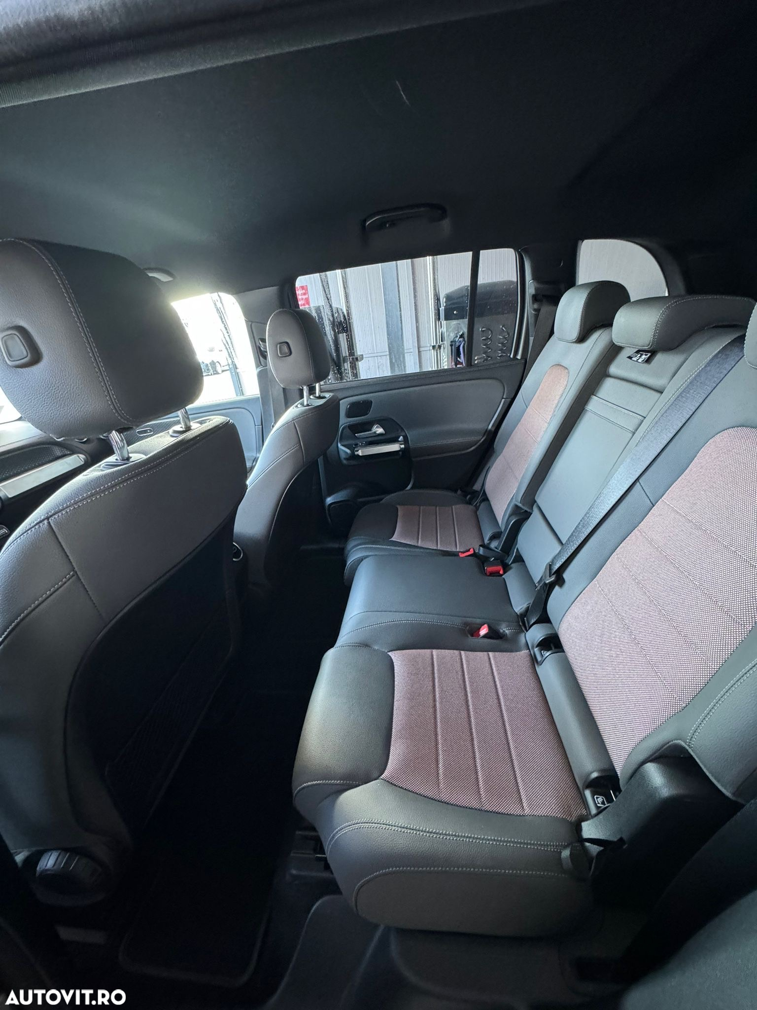 Mercedes-Benz EQB 300 4MATIC - 17