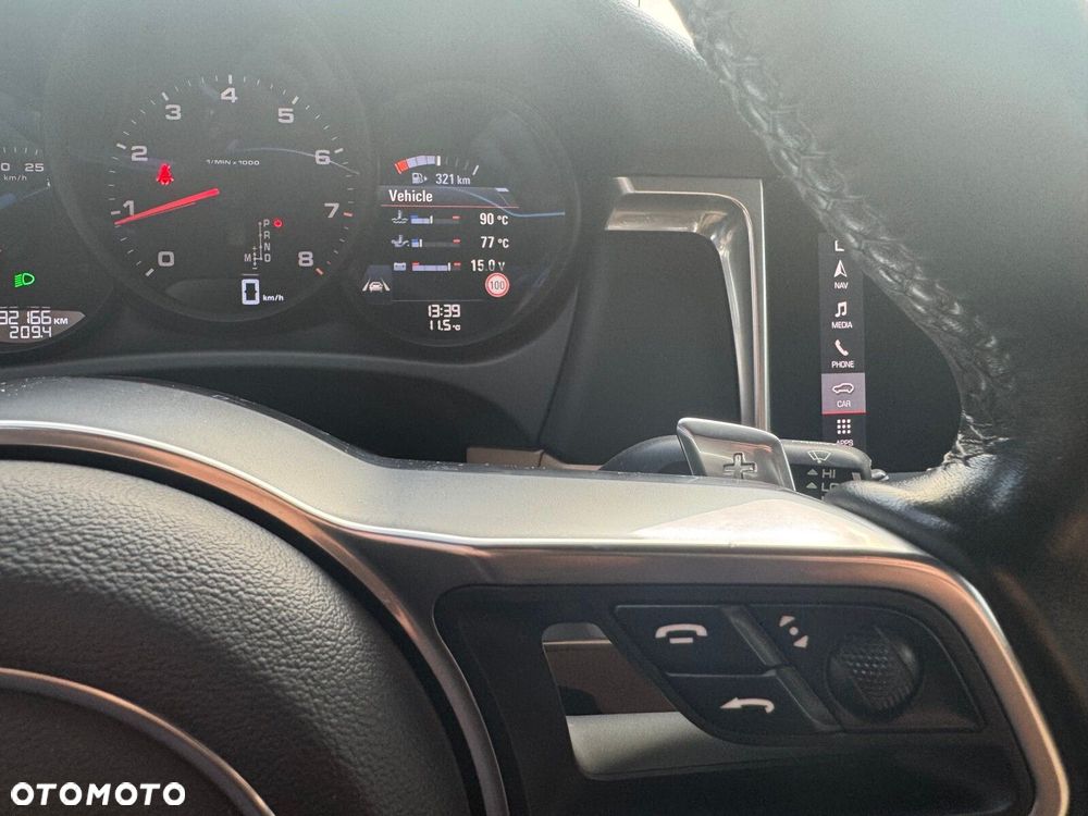 Porsche Macan Standard - 22