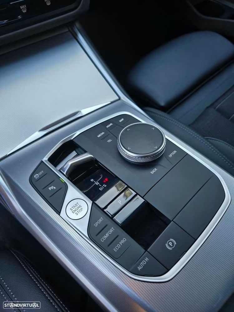 BMW 320 d Aut. Sport Line - 11