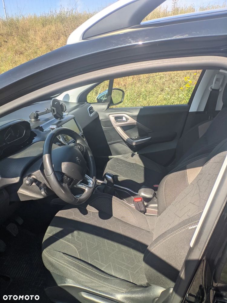 Peugeot 2008 1.2 Pure Tech Style - 2