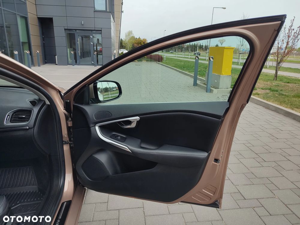 Volvo V40 T2 Summum - 31