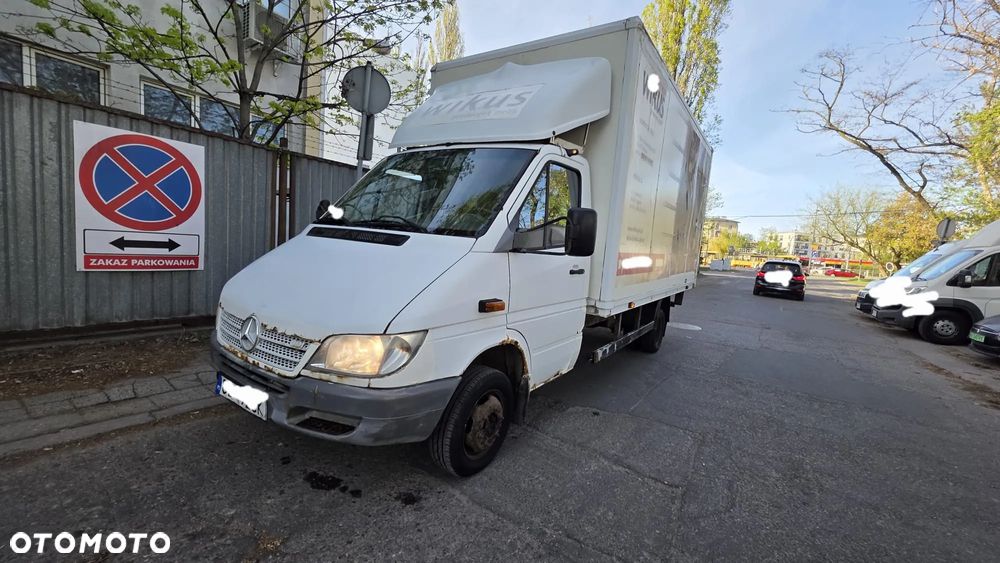 Mercedes-Benz Sprinter - 11