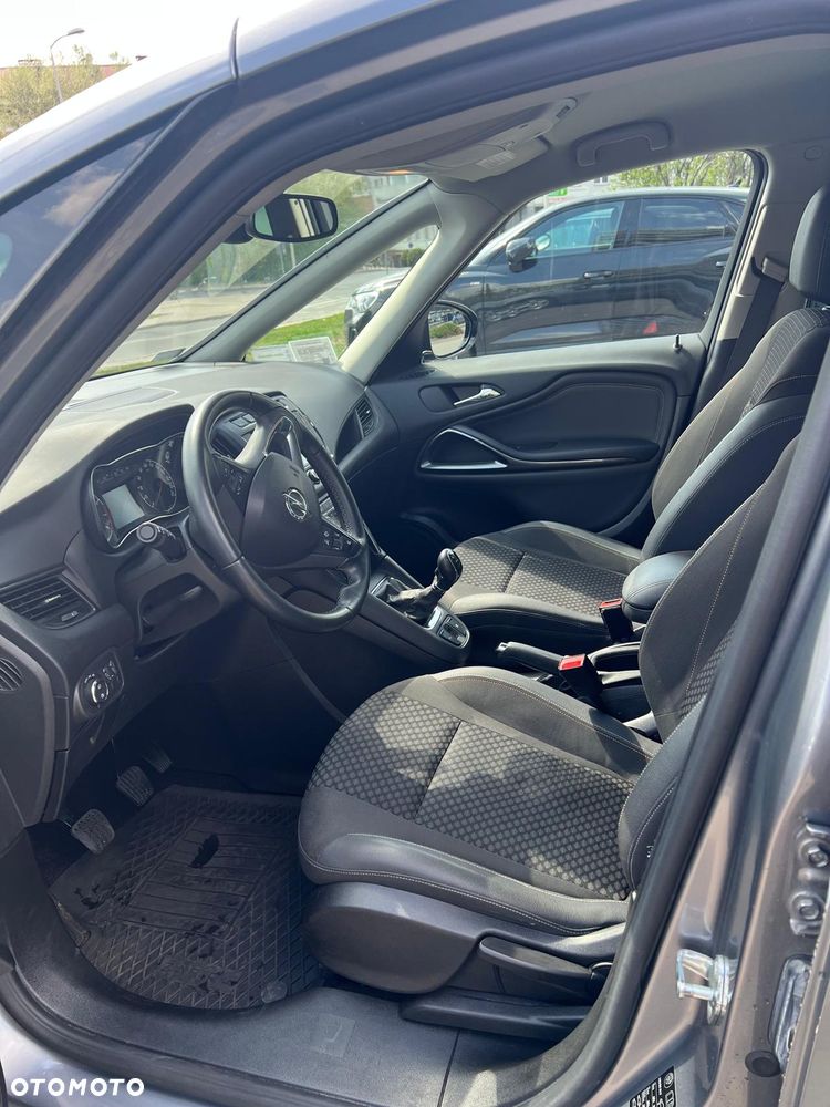 Opel Zafira - 11